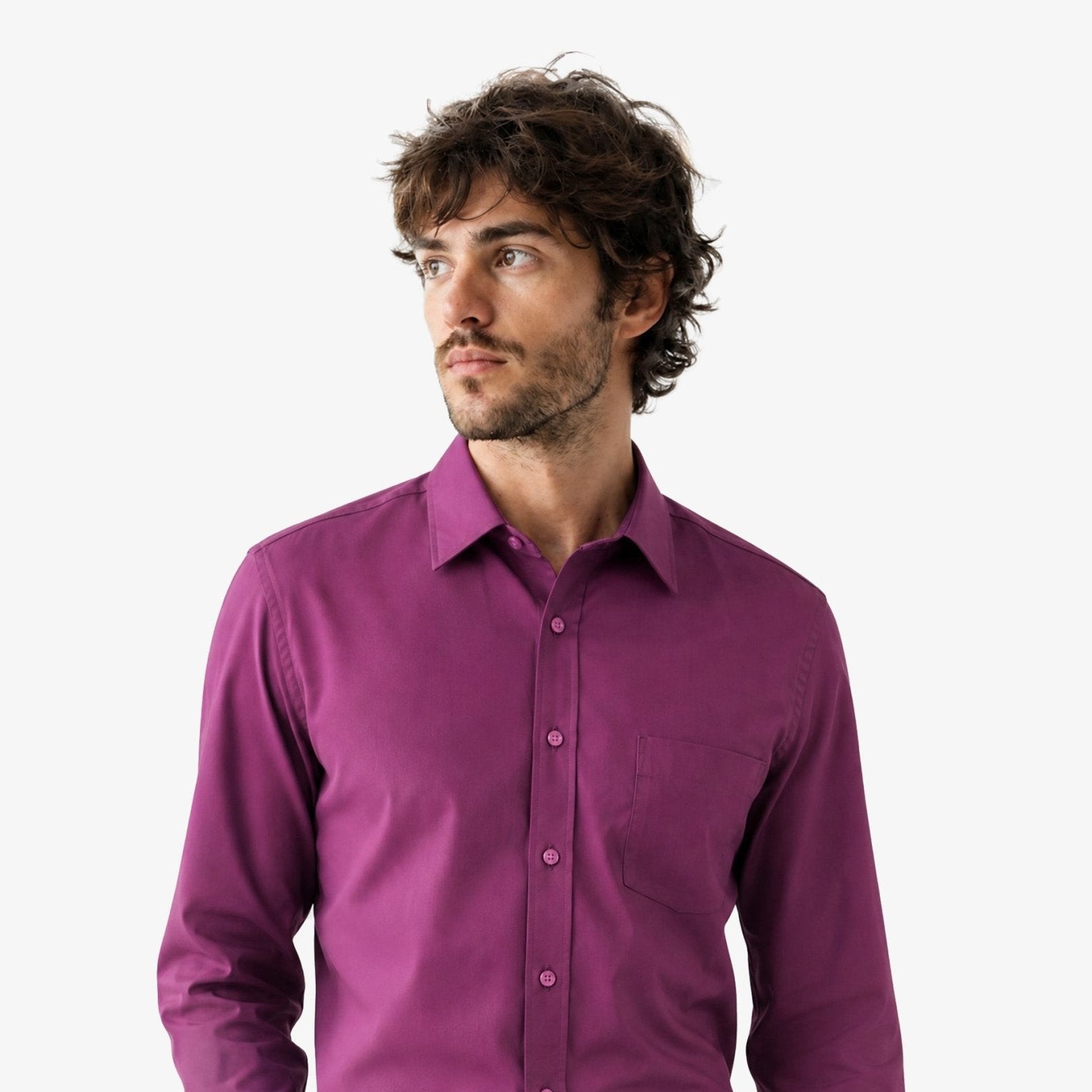 Manchester camisa de vestir de manga larga color magenta con bolsillo, en modelo de frente, para hombre