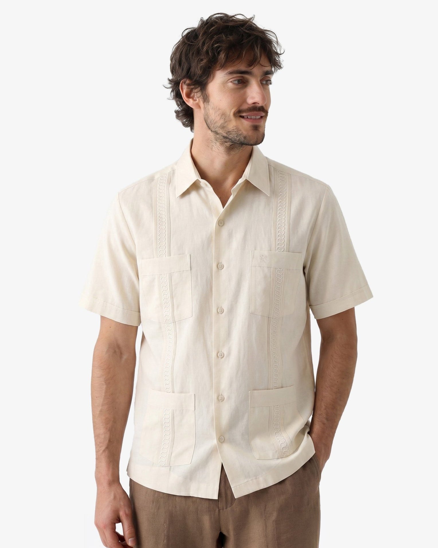 Manchester Guayabera Corta con Bordado de Circulos Cuatro Bolsas - Manchester