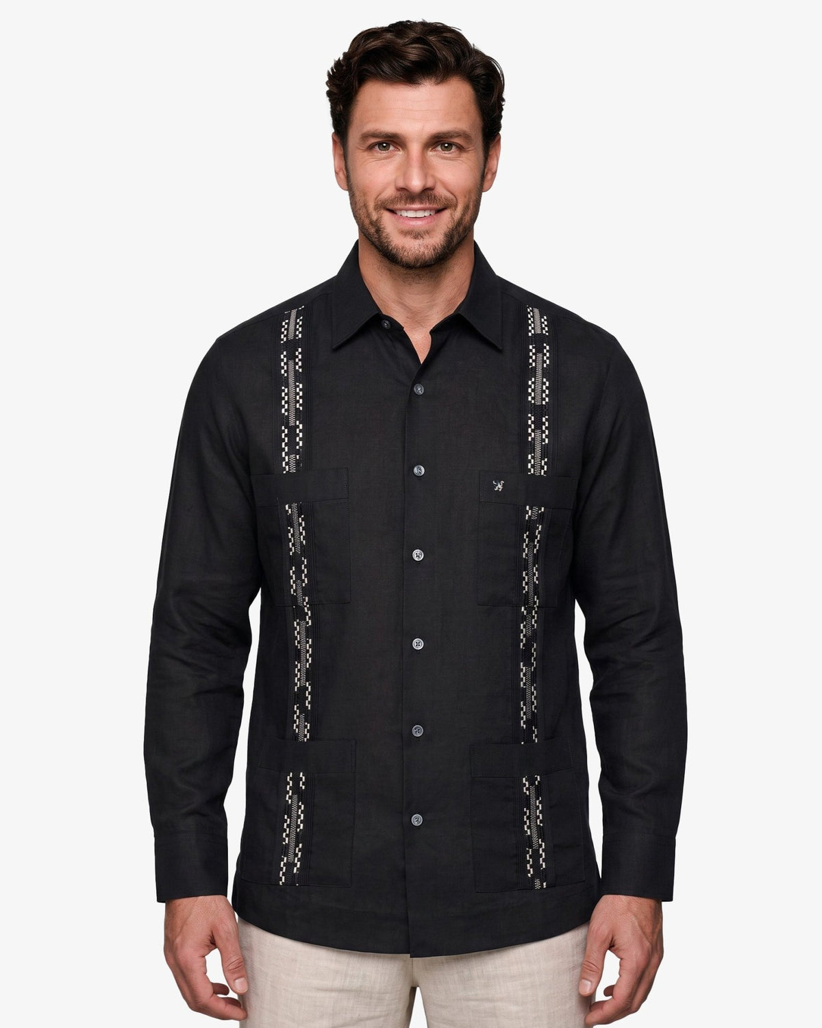 Modelo Manchester Guayabera Bordado Artesanal Floral Slim Fit para hombre