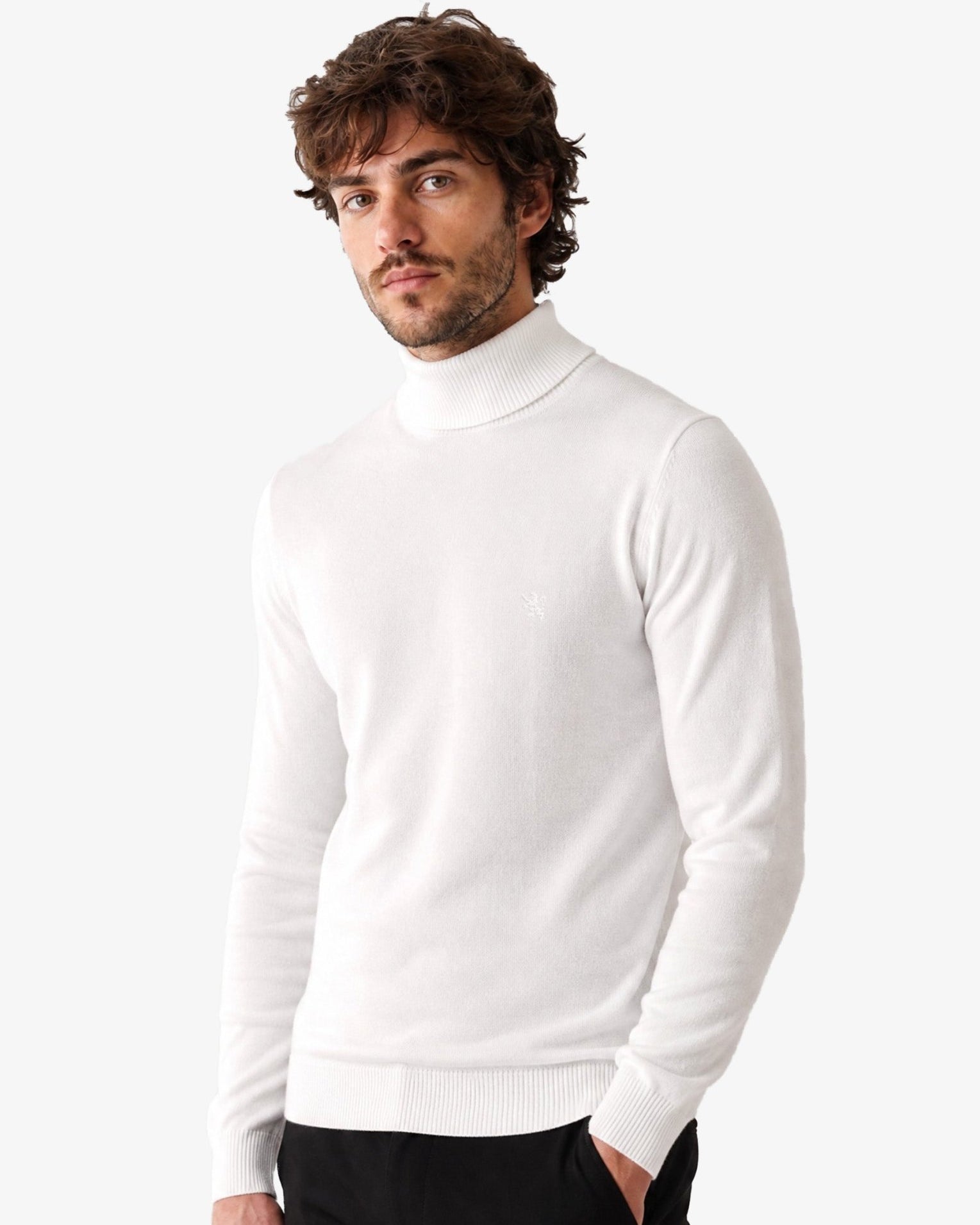 Manchester Sweater con Cuello Tortuga color blanco para hombre