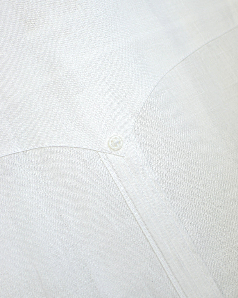 Guayabera de Lino Manga Larga Blanca Detalle Espalda