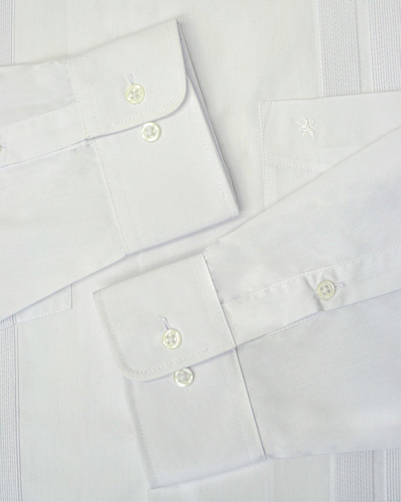 {"altText": "Guayabera Manchester Mangas con Pu\u00f1o Redondo 2 Botones", "color": "BLANCO", "url": "https://cdn.shopify.com/s/files/1/0762/6925/7013/files/3430-U_BLANCO_-5.jpg?v=1693432262"}