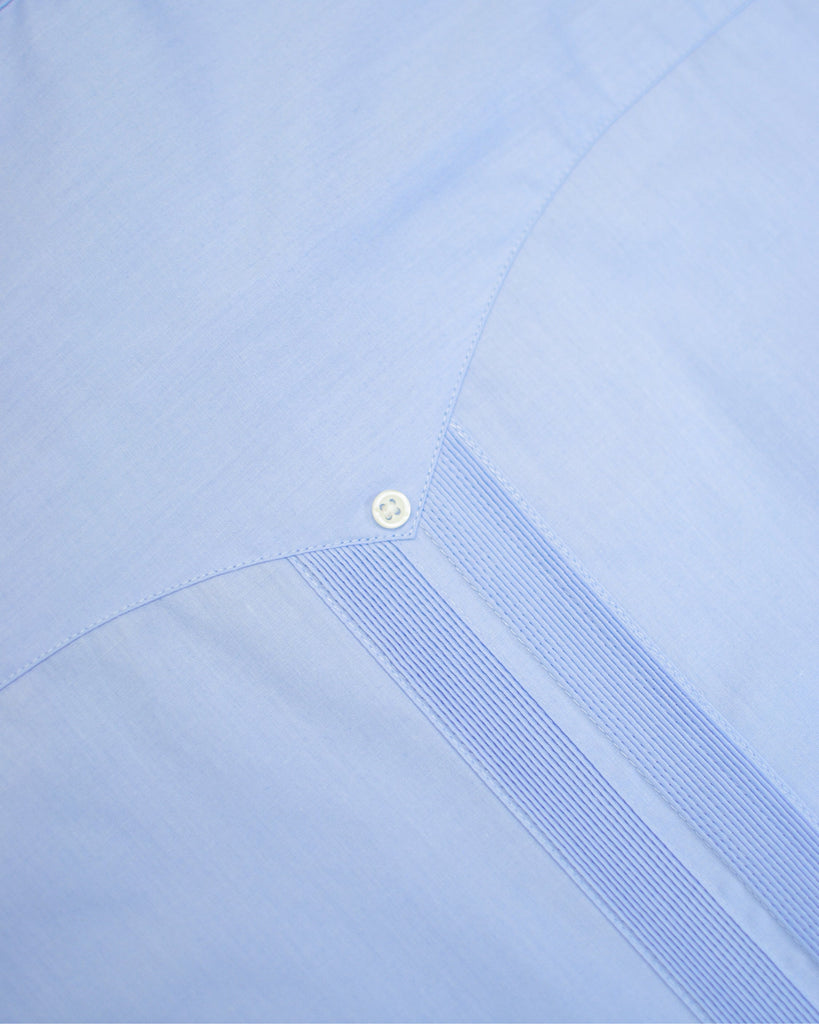 {"altText": "Guayabera Manchester Alforza en Linea Verticales", "color": "AZUL", "url": "https://cdn.shopify.com/s/files/1/0762/6925/7013/files/3431-H_Azul_-4.jpg?v=1693432362"}