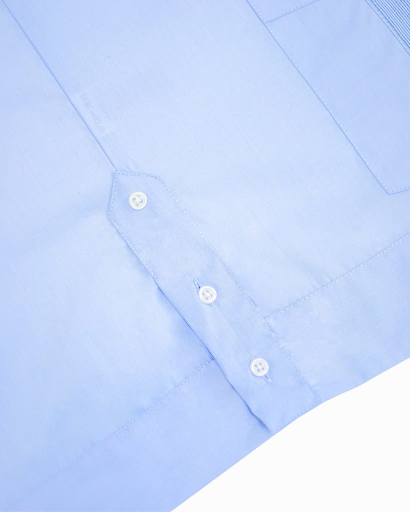 {"altText": "Manchester Guayabera Tira en Pico con 3 botones", "color": "AZUL", "url": "https://cdn.shopify.com/s/files/1/0762/6925/7013/files/3431-H_Azul_-5.jpg?v=1693432363"}