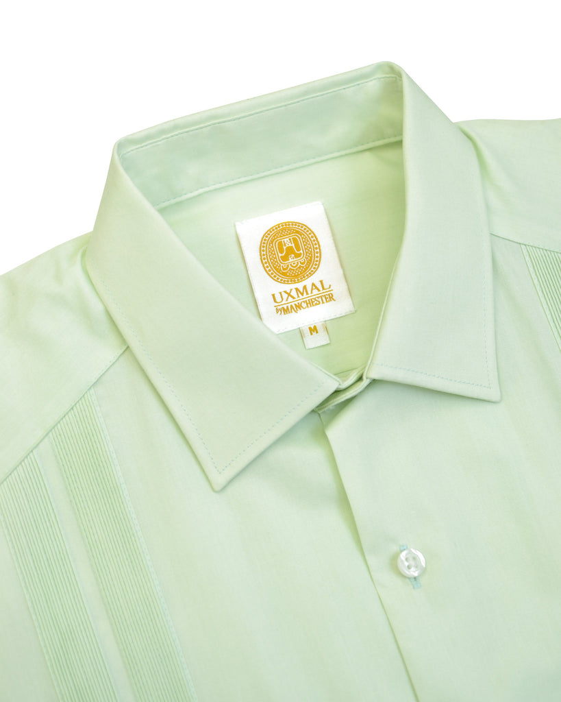 {"altText": "Manchester Guayabera Manga Corta con Cuello M\u00f3naco Cuello Vista Frontal en Menta", "color": "MENTA", "url": "https://cdn.shopify.com/s/files/1/0762/6925/7013/files/3431-H_Menta_3.jpg?v=1702913975"}