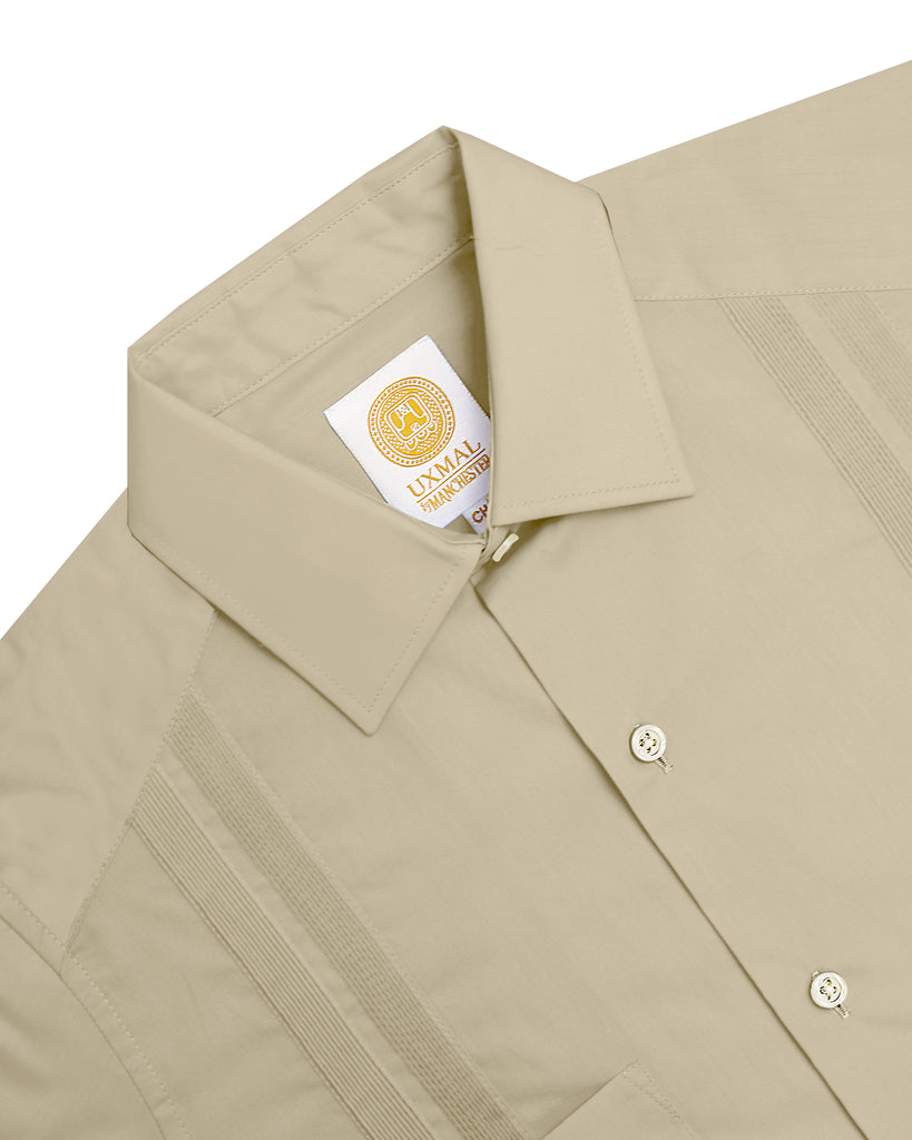 Manchester Guayabera Regular Fit Algodón y Poliéster Vista Trasera en Arena