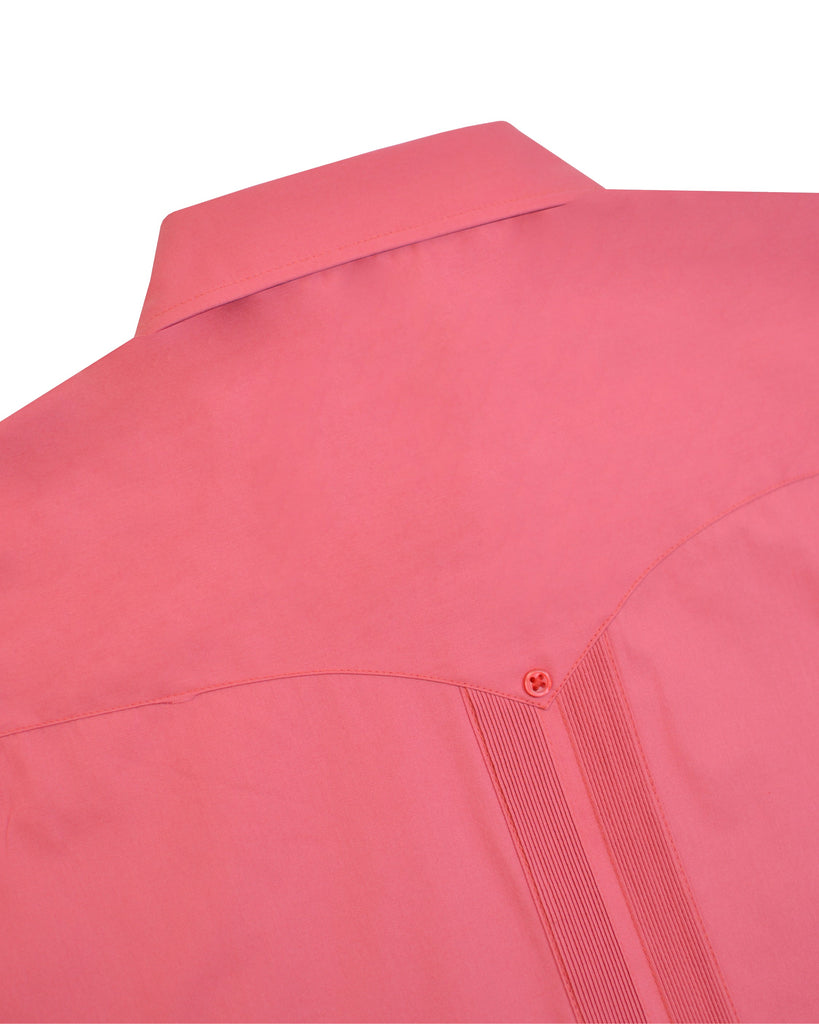 {"altText": "Manchester Guayabera Manga Corta con Cuello M\u00f3naco Cuello Vista Trasera en Ladrillo", "color": "LADRILLO", "url": "https://cdn.shopify.com/s/files/1/0762/6925/7013/files/3433-B_Ladrillo_6_35d8d6ba-609e-43a4-b288-d45dc0b9d514.jpg?v=1701973938"}