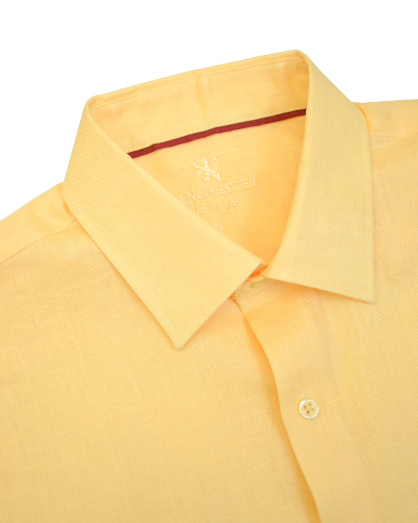 Manchester Camisa de Lino Regular Fit  Vista Cuello Frontal en Amarillo