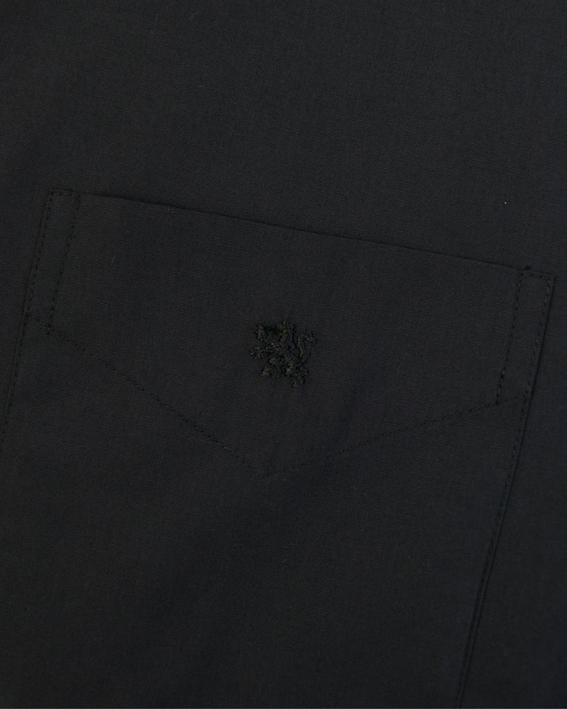 Manchester Camisa Casual un Bolsillo Logo Leon Bordado en Negro