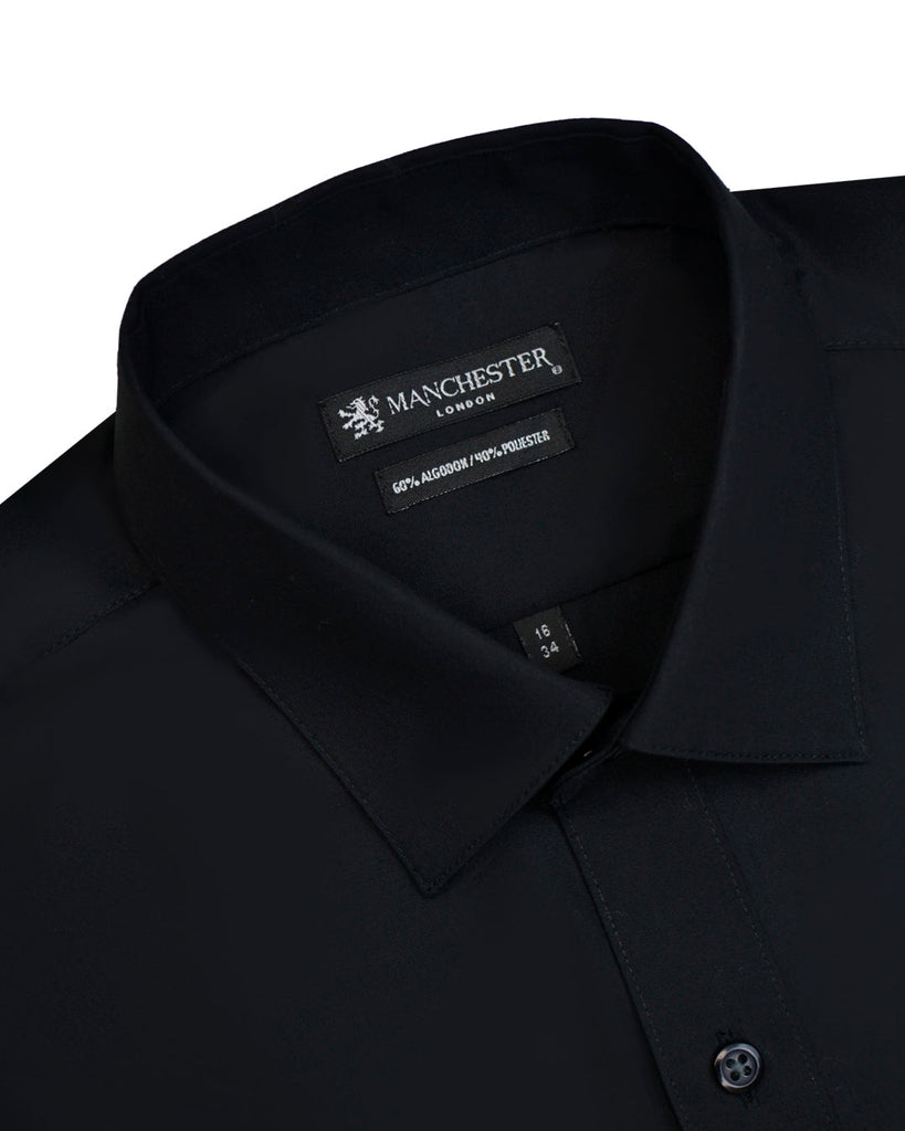 {"altText": "Manchester Camisa de Vestir en Negro Regular Fit con Cuello Ajustable en Algod\u00f3n y Poli\u00e9ster Vista Cuello", "color": "NEGRO", "url": "https://cdn.shopify.com/s/files/1/0762/6925/7013/files/5050A_NEGRO_3.jpg?v=1704403551"}