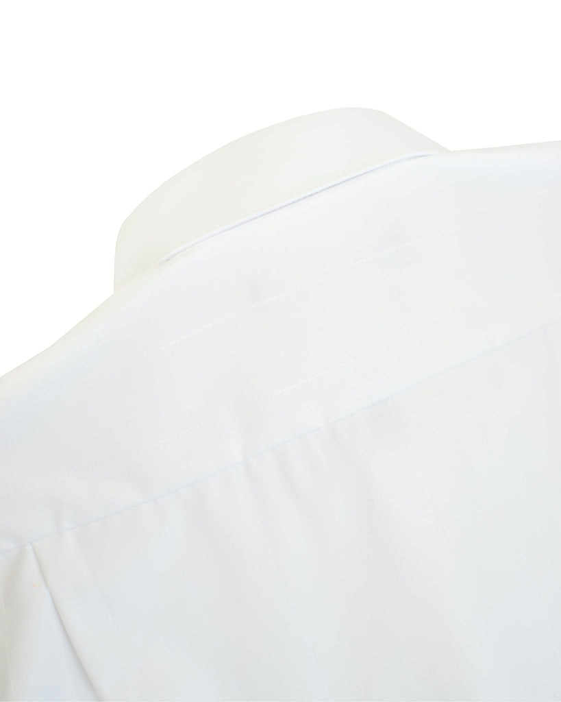 {"altText": "Manchester Camisa de Vestir de Cuello Ajustable y Pu\u00f1o Convertible Vista Cuello Espalda", "color": "BLANCO", "url": "https://cdn.shopify.com/s/files/1/0762/6925/7013/files/5212-X_6.jpg?v=1698853238"}