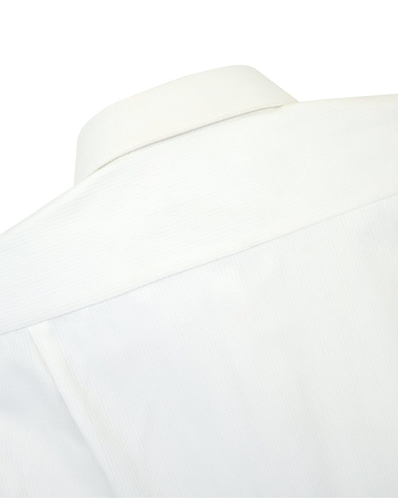 {"altText": "Manchester Camisa de Vestir en Lineas Finas con Bolsillo y Pu\u00f1o Convertible Vista Cuello de Esplada", "color": "BLANCO", "url": "https://cdn.shopify.com/s/files/1/0762/6925/7013/files/5214-X_Blanco_6.jpg?v=1699056142"}