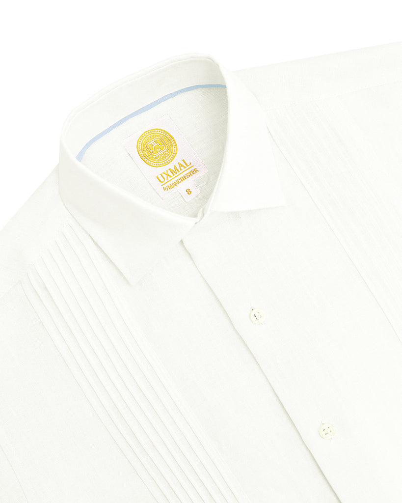 Manchester Junior Guayabera de Lino Manga Larga con Alforzas en Hueso Vista Cuello de Espalda