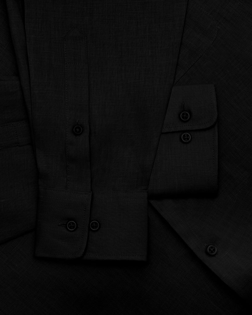 {"altText": "Manchester Camisa de Lino Regular Fit Vista de Mangas en Negro", "color": "NEGRO", "url": "https://cdn.shopify.com/s/files/1/0762/6925/7013/files/40200-U_Negro_5.jpg?v=1704386283"}