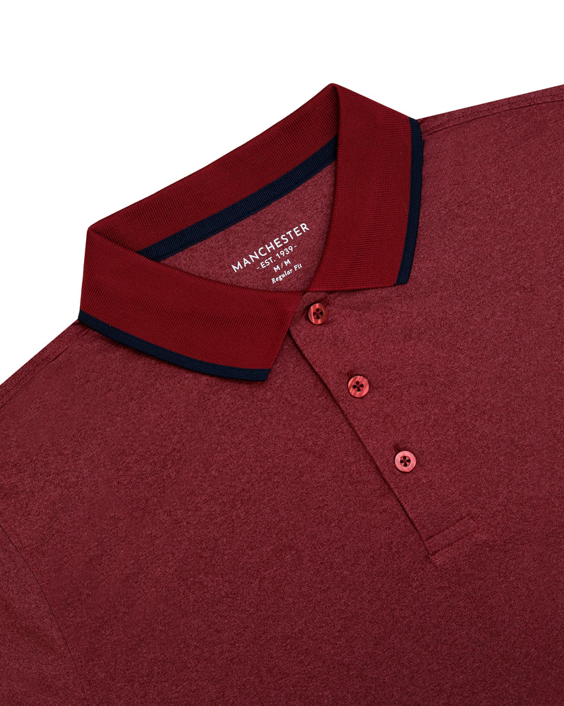 Polo vino jaspe de manga corta con tres botones frontales y cuello clásico, ideal para estilo casual 