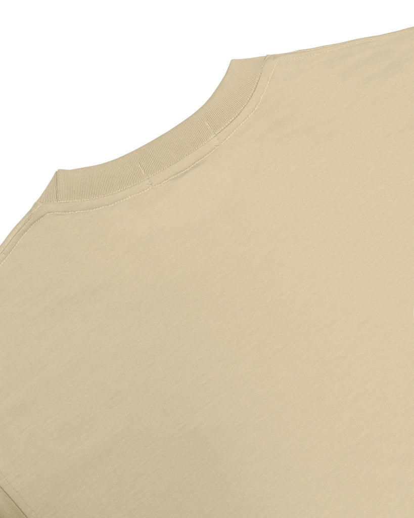 {"altText": "Manchester Polo en Camello Regular Fit Manga Larga Vista Trasera Cuello", "color": "CAMELLO", "url": "https://cdn.shopify.com/s/files/1/0762/6925/7013/files/1034-U_Camello_6.jpg?v=1705077271"}