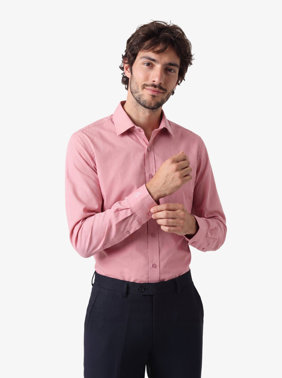Modelo Manchester Camisa de Vestir Escudo en Puño para hombre