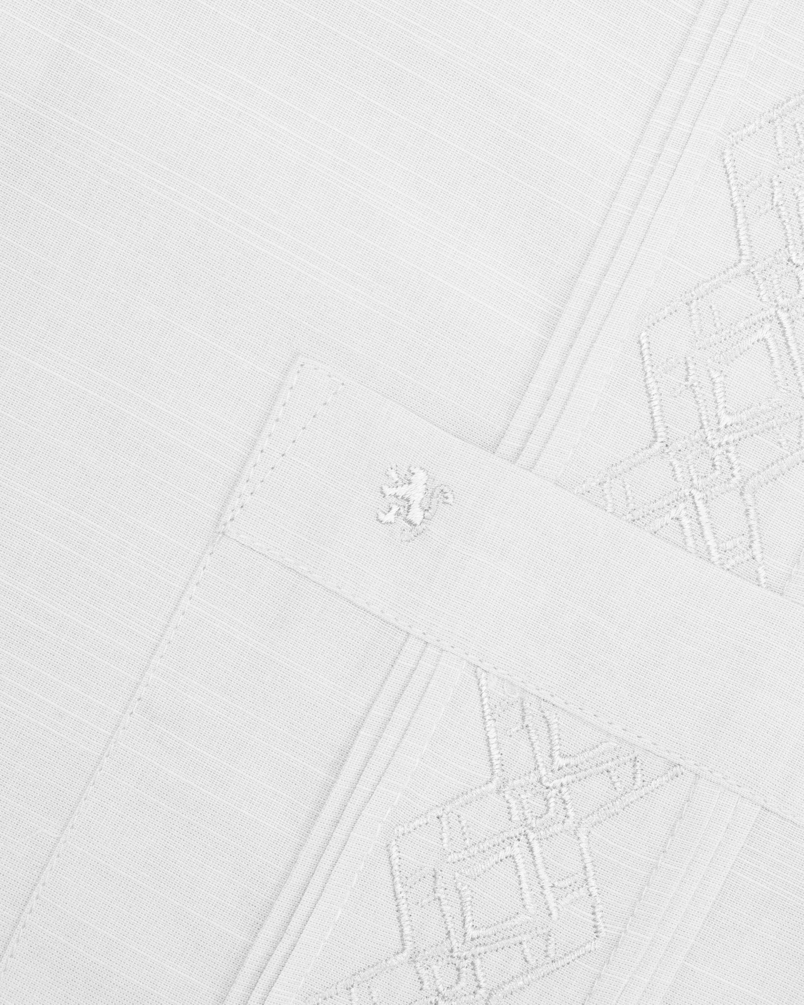 Manchester Guayabera Alforzas Artesanales y Bordado en Relieve - Manchester