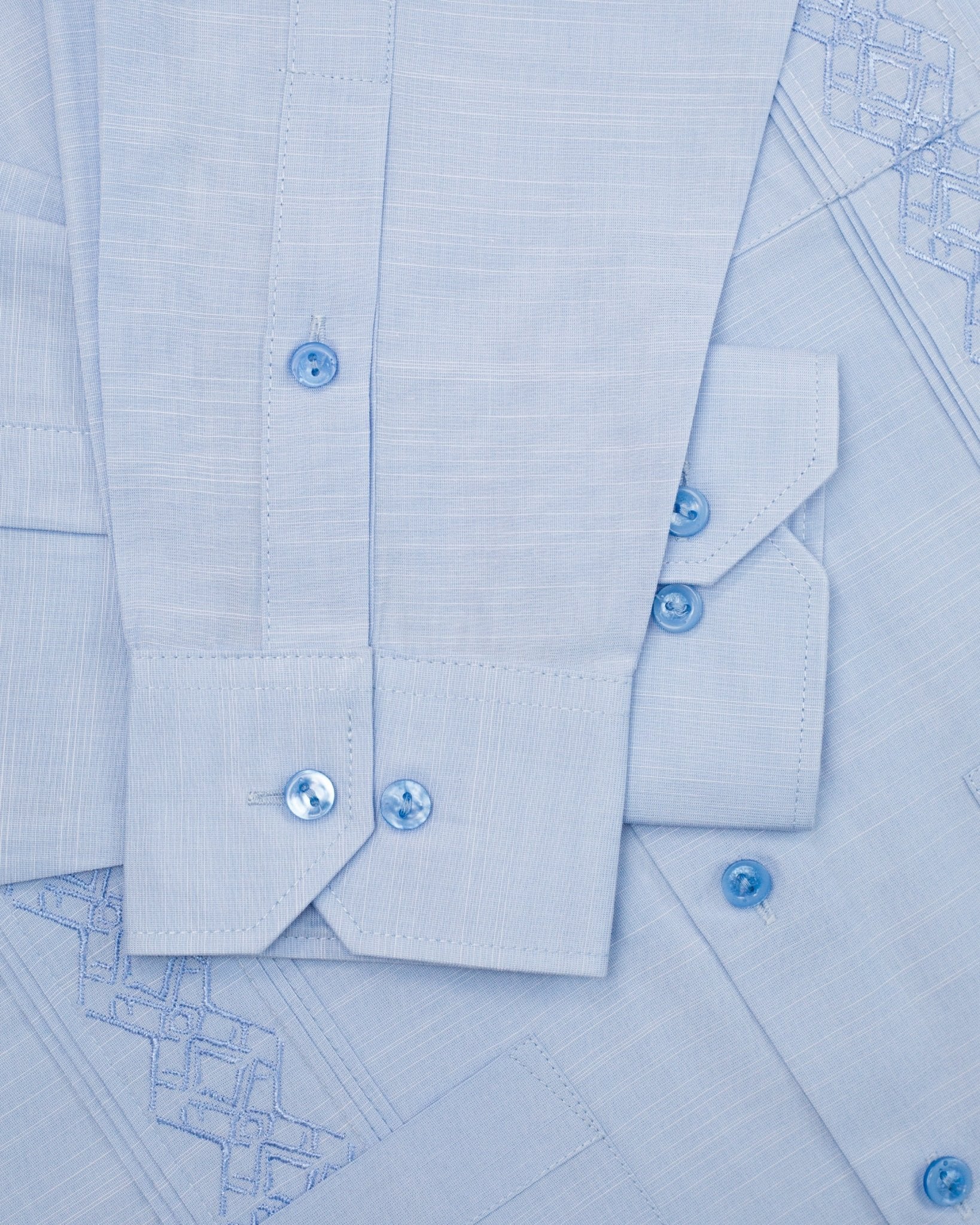Manchester Guayabera Alforzas Artesanales y Bordado en Relieve - Manchester