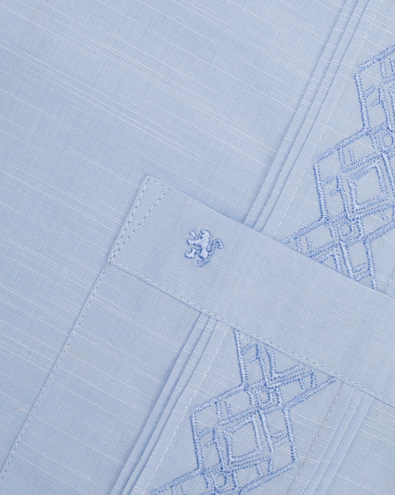 Manchester Guayabera Alforzas Artesanales y Bordado en Relieve - Manchester