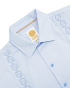 Manchester Guayabera Premium con Bordado Geométrico Elegante - Manchester