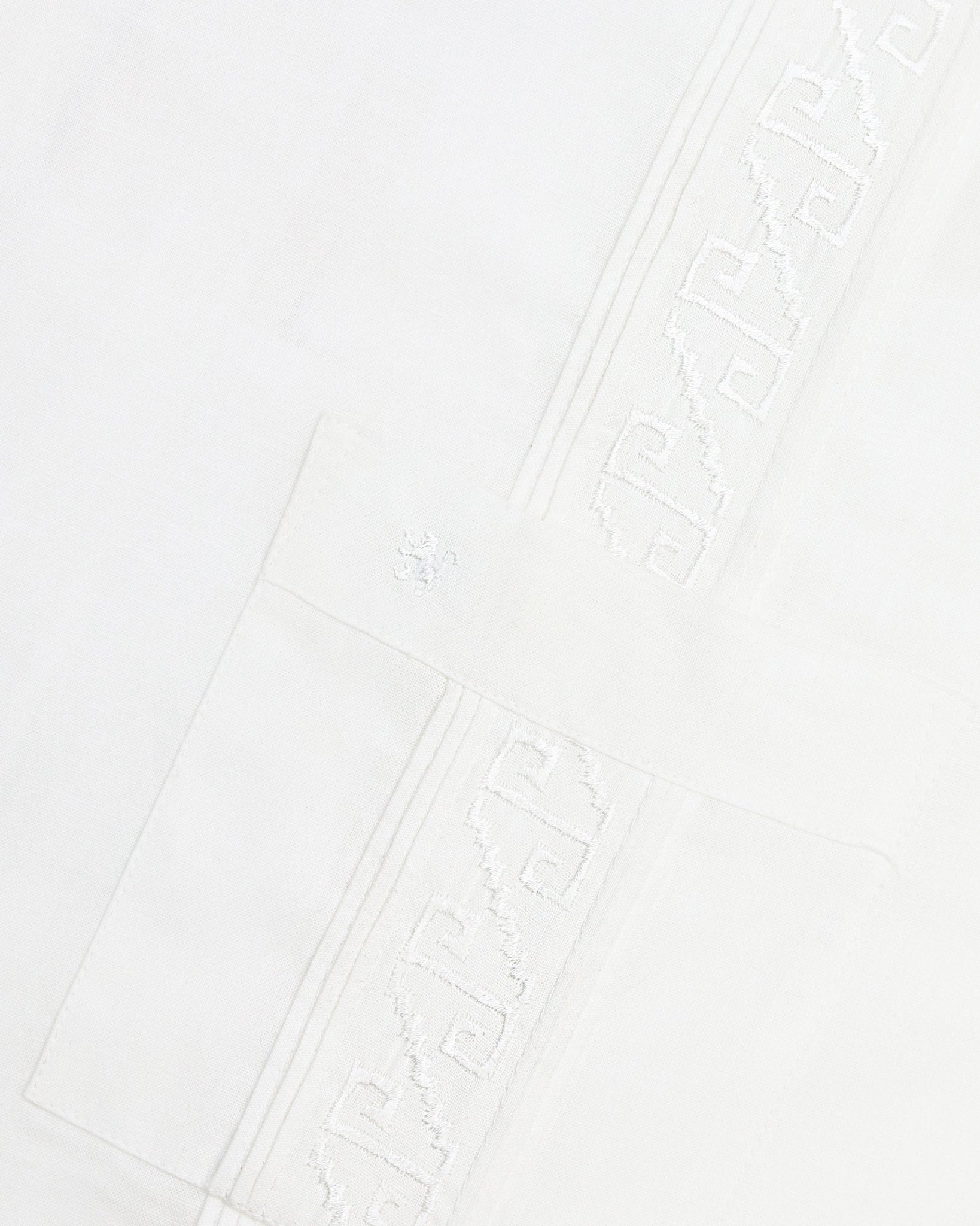 Manchester Guayabera Premium con Bordado Geométrico Elegante - Manchester
