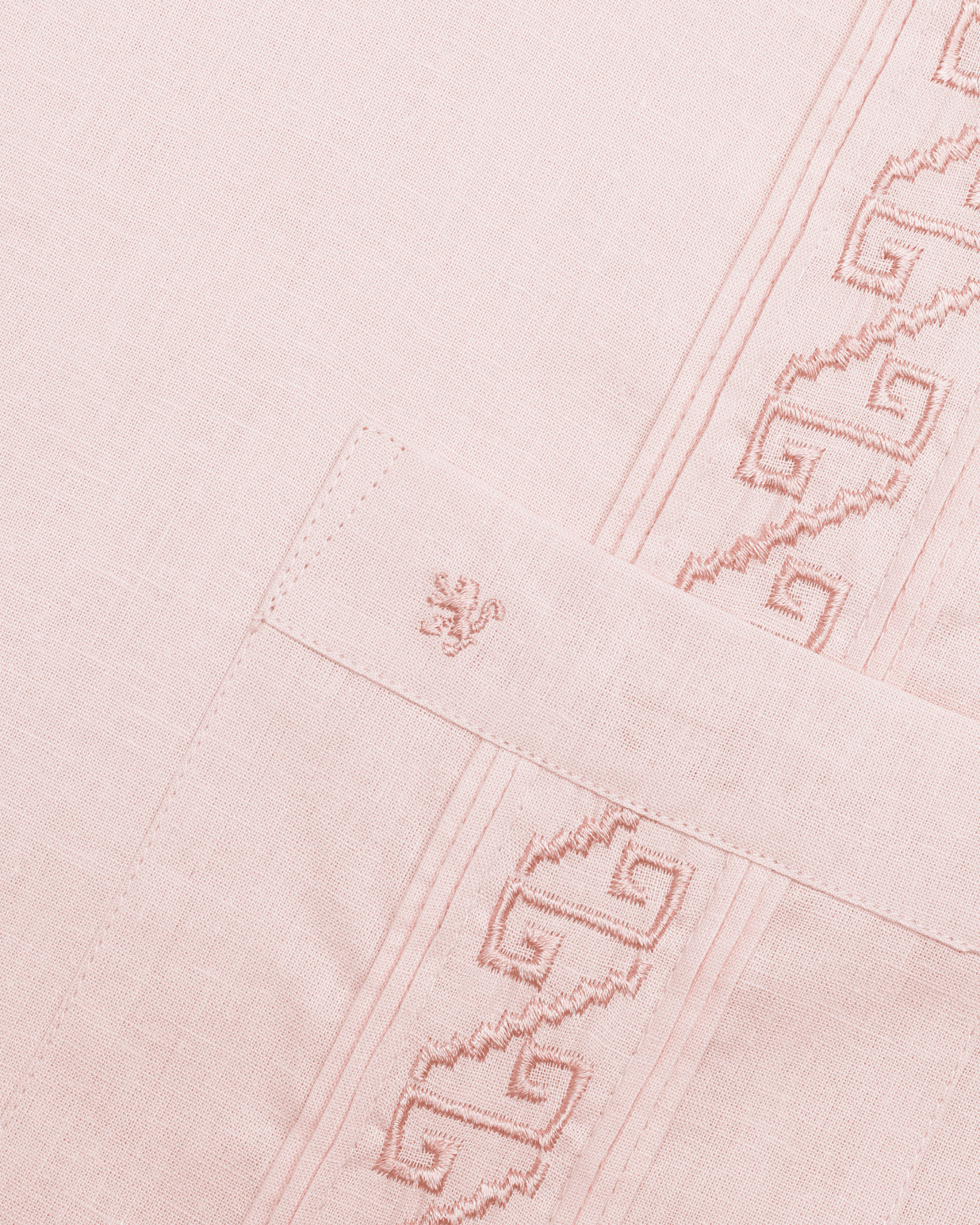 Manchester Guayabera Premium con Bordado Geométrico Elegante - Manchester