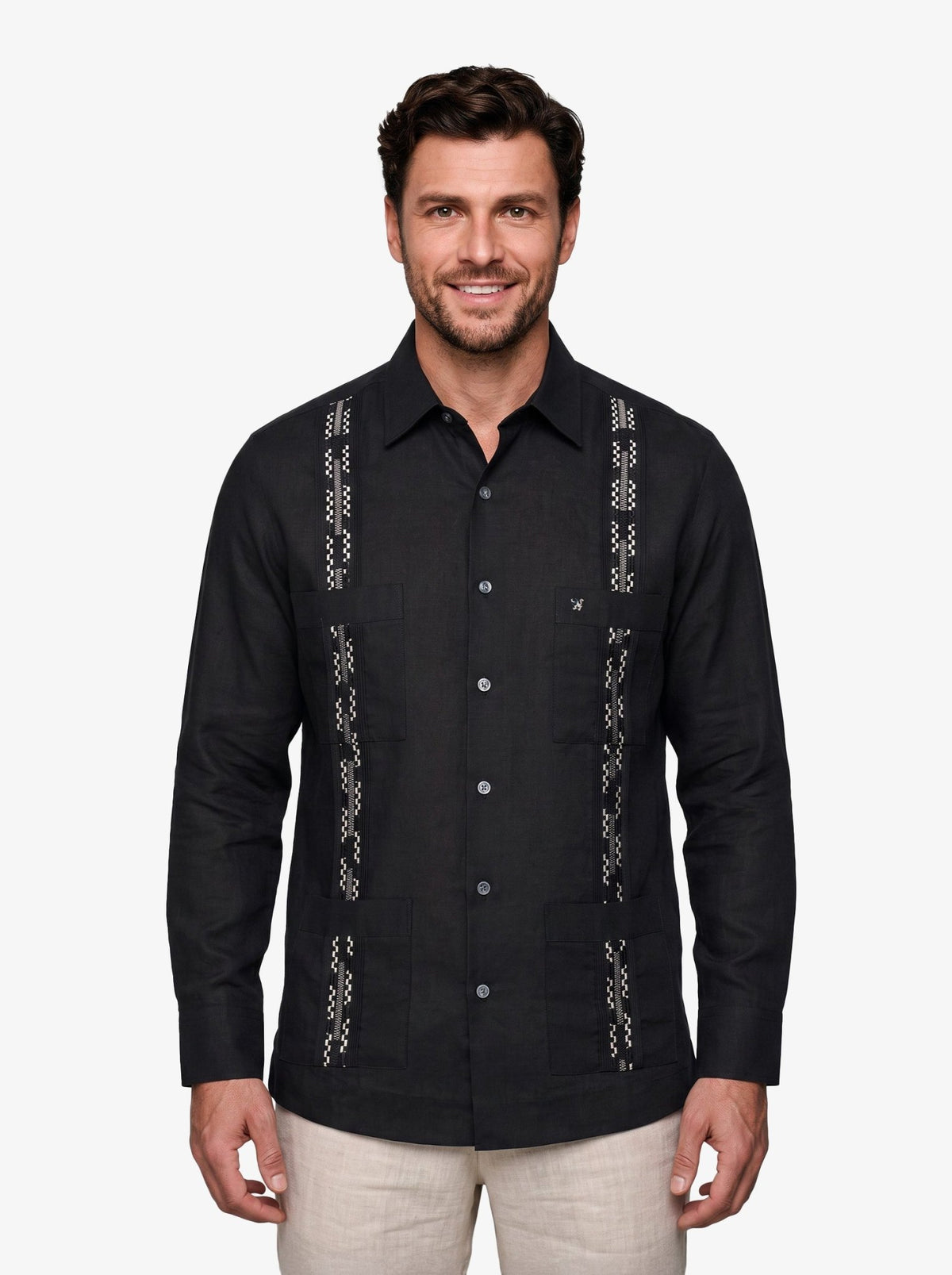 Modelo Manchester Guayabera Bordado Artesanal Floral Slim Fit para hombre