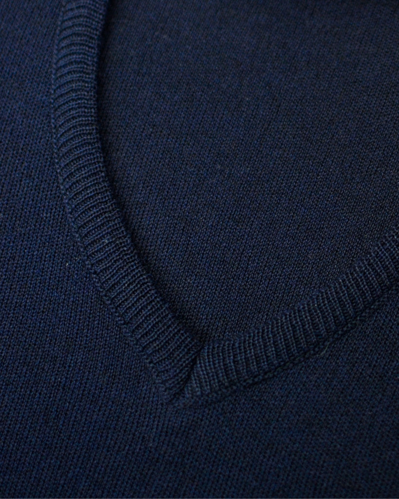 Manchester Suéter Liso Cuello V Lana Merino - Acrílico - Manchester