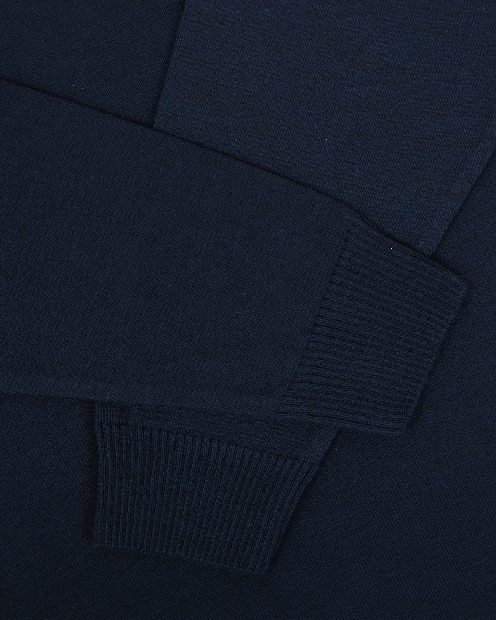 Manchester Sweater con Cuello V Elegante - Manchester